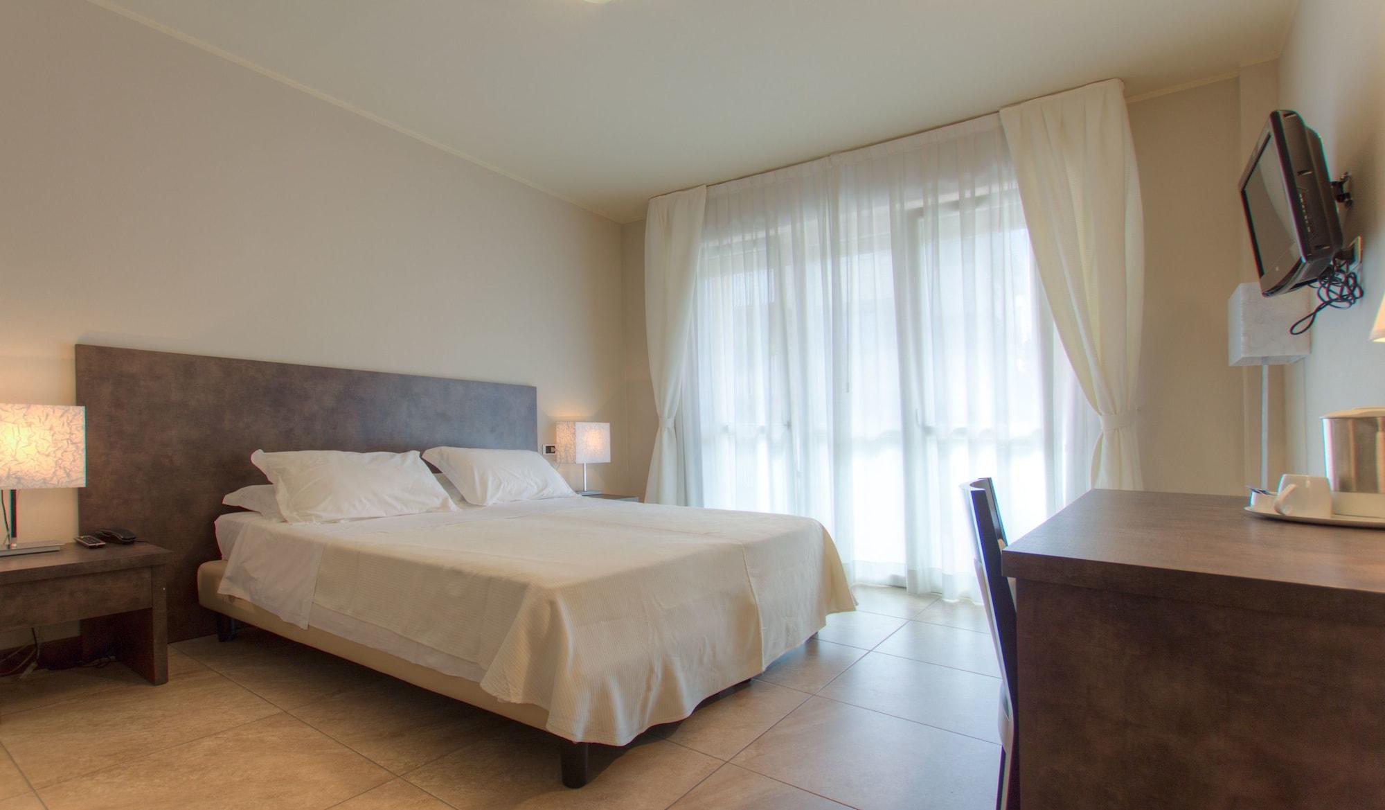 Hotel Kent Milano Marittima Extérieur photo