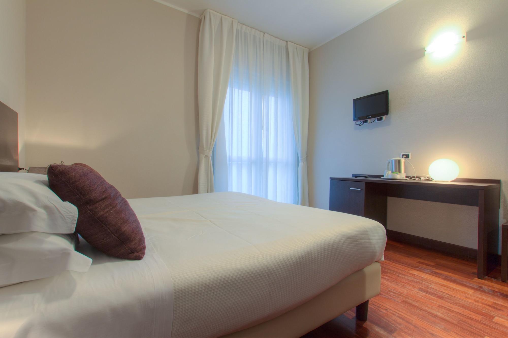 Hotel Kent Milano Marittima Extérieur photo