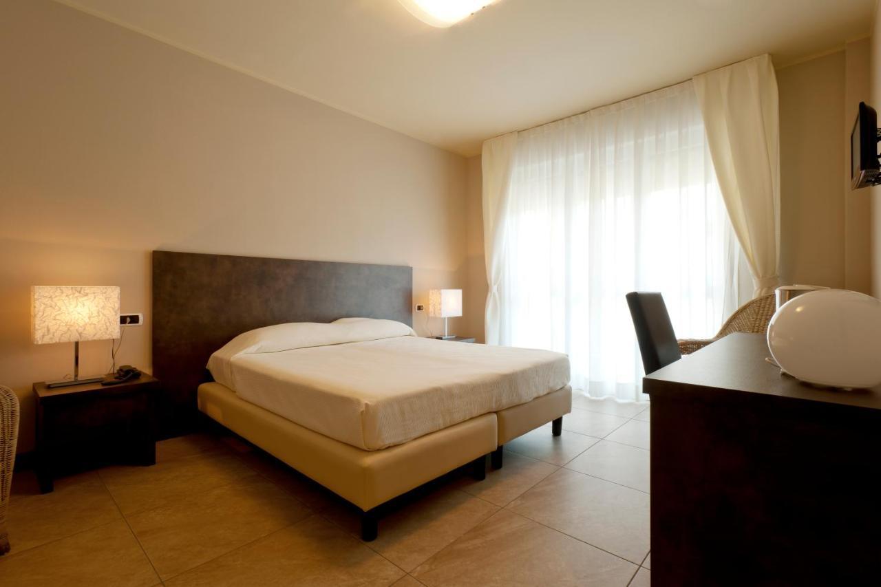 Hotel Kent Milano Marittima Extérieur photo