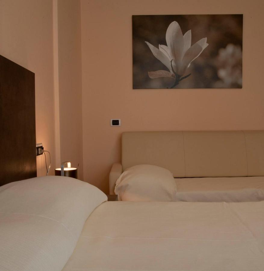 Hotel Kent Milano Marittima Extérieur photo