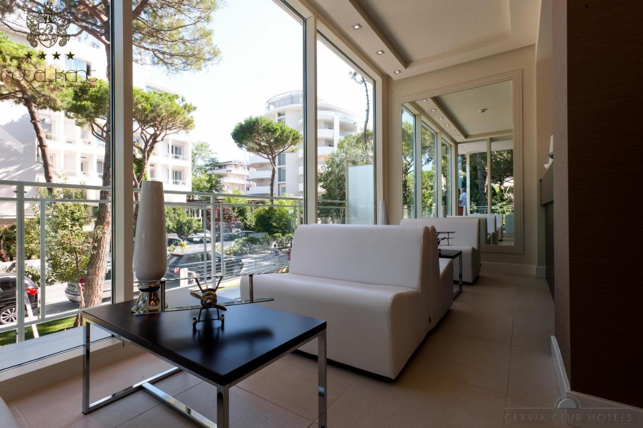 Hotel Kent Milano Marittima Extérieur photo